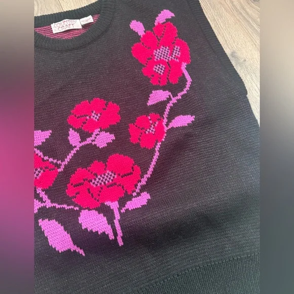 Vtg Black Sweater Vest shirt with Red Floral Design Sz Large - Picture 2 of 4